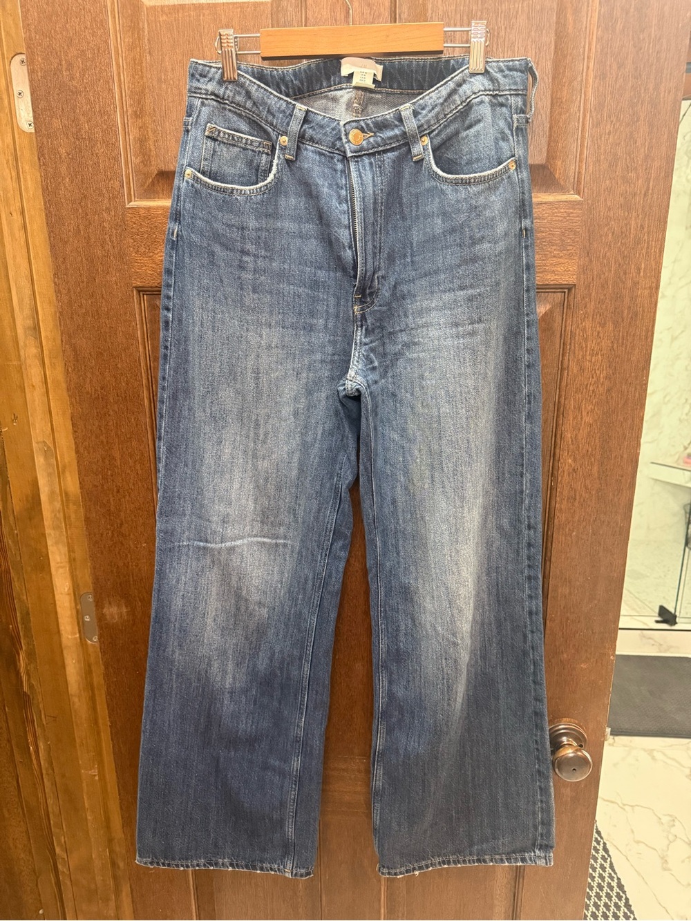 H&M Women's Straight Jeans in Blue Wash
